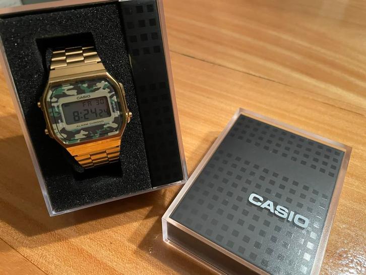 Casio Vintage Collection Horloge Camo Groen Goud, Sieraden, Tassen en Uiterlijk, Horloges | Heren, Nieuw, Polshorloge, Casio, Staal
