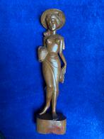 Houten Beeld van Vrouw met Mand uit Indonesië, Antiek en Kunst, Kunst | Beelden en Houtsnijwerken, Ophalen of Verzenden