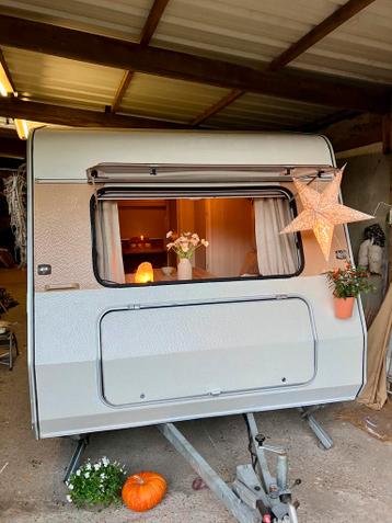 Caravan te koop. BOVAG gekeurd in 2025 Gepimpte / Retro 1994