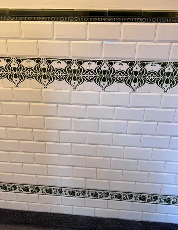 Art Nouveau lambrisering. beschikbaar voor biedingen