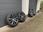 Volvo V60 18” Nokian winterset 235/45/18 onbeschadigd, Ophalen, 18 inch, Gebruikt, Banden en Velgen