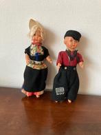 Antieke klederdracht poppen uit jaren ’50 Volendam 2 stuks, Verzamelen, Poppen, Ophalen of Verzenden, Gebruikt, Pop