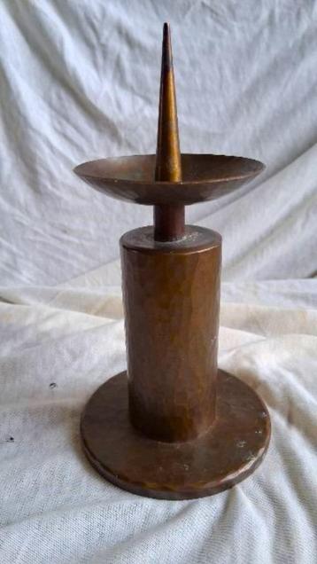 Amsterdamse school kandelaar beschikbaar voor biedingen