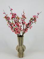 Decoratieve vaas met zijden bloesemtakken, Ophalen of Verzenden, Zo goed als nieuw