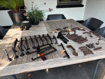 Partij Haken, Grepen, handgrepen  van €925,- voor €150,- beschikbaar voor biedingen