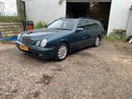 Mercedes-Benz E-Klasse 2.4 E240 Combi Classic AUT 2000 Groen, Auto's, Automaat, Achterwielaandrijving, 1595 kg, Origineel Nederlands