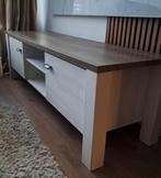 TV Kast Serie Lynn, Ophalen