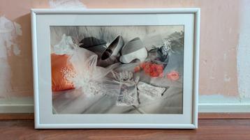 stevige metalen witte lijst met glas, incl. ophangoog beschikbaar voor biedingen