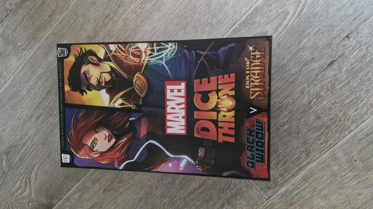 Marvel Dice Throne: Black Widow vs Doctor Strange, Hobby en Vrije tijd, Gezelschapsspellen | Bordspellen, Zo goed als nieuw, Een of twee spelers