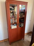IKEA HEMNES Boekenkast Vitrine roodbruin, Huis en Inrichting, Ophalen, Gebruikt, 50 tot 100 cm, Glas