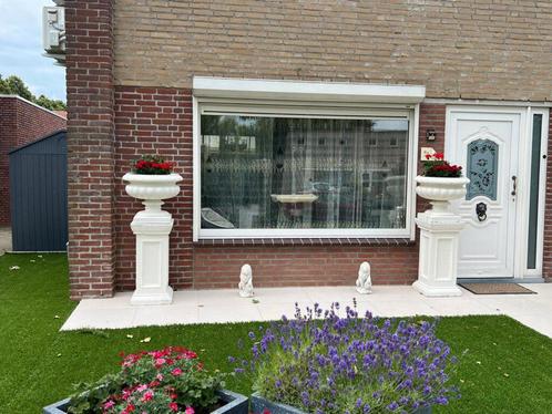 Unieke & sierlijke italiaanse betonnen bloempotten & zuilen, Tuin en Terras, Bloempotten, Nieuw, Beton, Binnen, Balkon, Tuin, 40 tot 70 cm