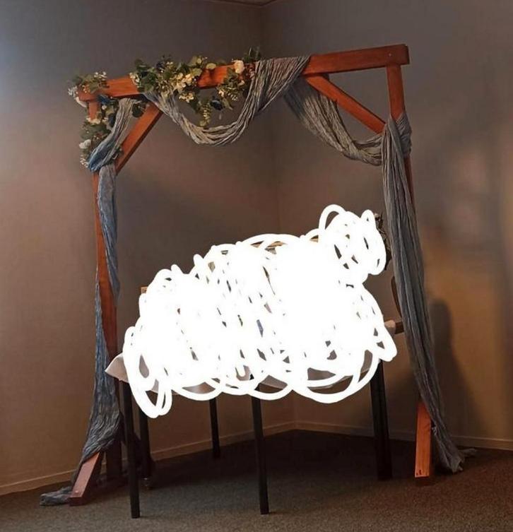 Backdrop, houten boog (bruiloft, trouwerij, feest), Hobby en Vrije tijd, Feestartikelen, Gebruikt, Versiering, Geboorte of Huwelijk