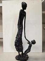 Sculpture grande femme et enfant, h59, 7kg, messing&cement, Ophalen