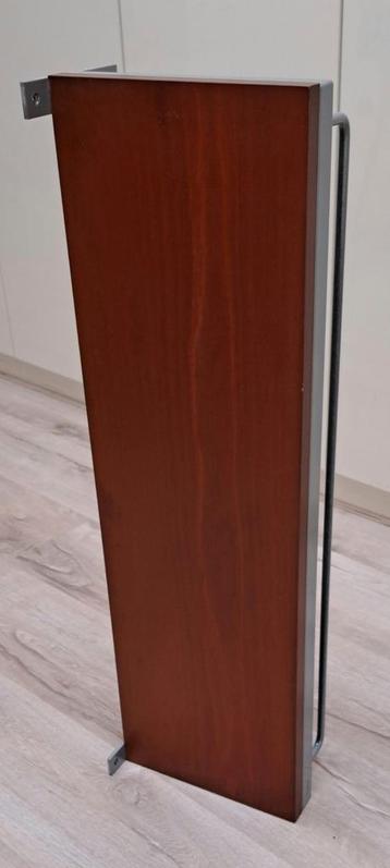 MOET NU WEG!! Wandplank met Handdoekhouder Houtlook & Metaal beschikbaar voor biedingen