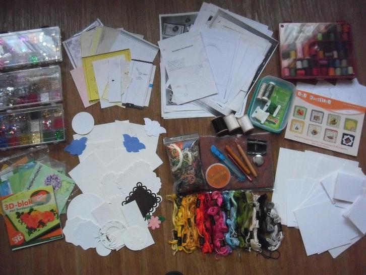 set kaarten borduren in box, Hobby en Vrije tijd, Kaarten | Zelf maken, Zo goed als nieuw, Overige typen, Overige thema's, Ophalen of Verzenden