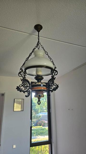 Vintage Hanglamp met Glazen Kap beschikbaar voor biedingen