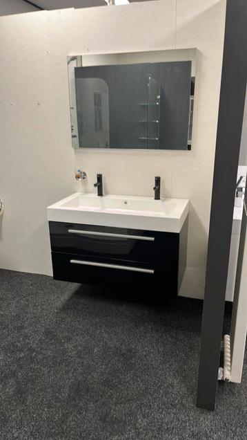 Badmeubel 100cm incl 2 kraangaten  beschikbaar voor biedingen