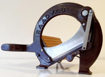 TOP!! : Prachtige zwarte Raadvad Broodsnijder Deens Design beschikbaar voor biedingen