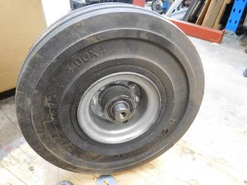 Wiel volrubber 4.00x4 massief met as beschikbaar voor biedingen