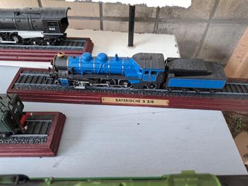 6 klassieke treinmodellen. 6 locomotieven op de rails. beschikbaar voor biedingen