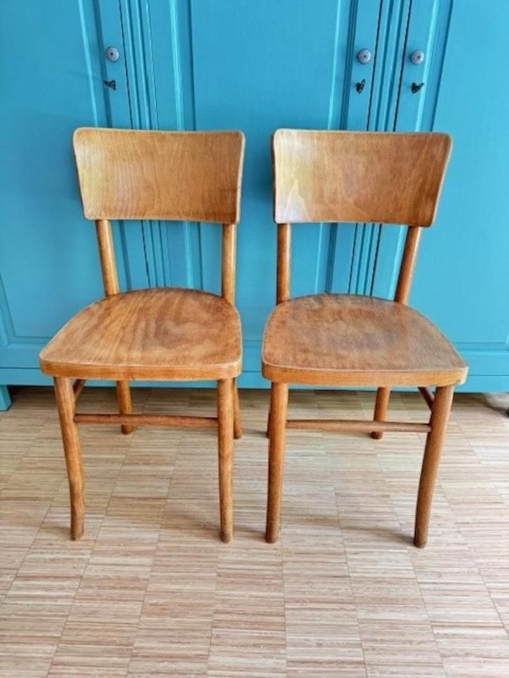2 houten cafe stoeltjes gelakt houtkleur vintage jaren 40-50, Huis en Inrichting, Stoelen, Gebruikt, Twee, Hout, Bruin, Ophalen