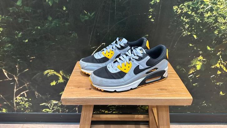 Batman Nike Air Max 90 maat 42, Kleding | Heren, Schoenen, Zo goed als nieuw, Sneakers of Gympen, Overige kleuren, Ophalen of Verzenden