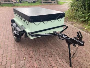 klassiek aanhangertje  voor achter je oldtimer beschikbaar voor biedingen