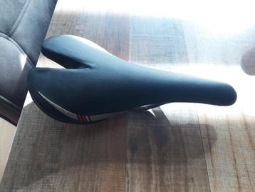 2 Bontrager zadels. 1 race en de ander gericht op comfort.  beschikbaar voor biedingen