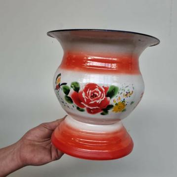 Emaille potten beschikbaar voor biedingen