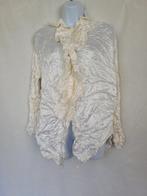 Gave witte glanzende blouse met roesjes mt 40, Maat 38/40 (M), ., Ophalen of Verzenden, Zo goed als nieuw