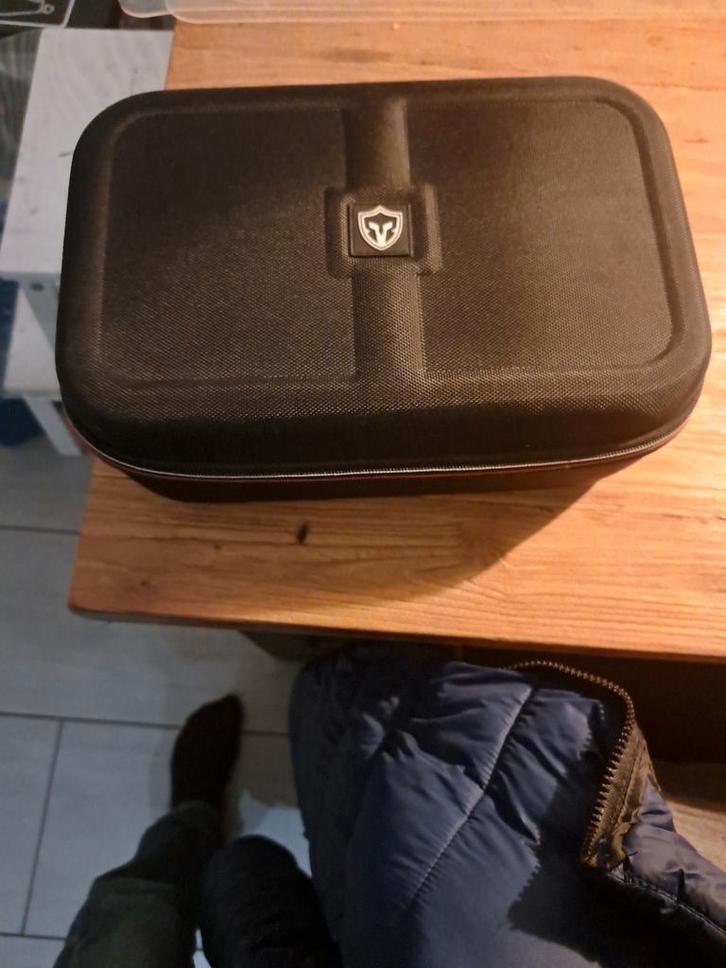 BATTLETRON travel case deluxe xxl for nintendo switch, Spelcomputers en Games, Games | Nintendo Switch, Zo goed als nieuw, 1 speler