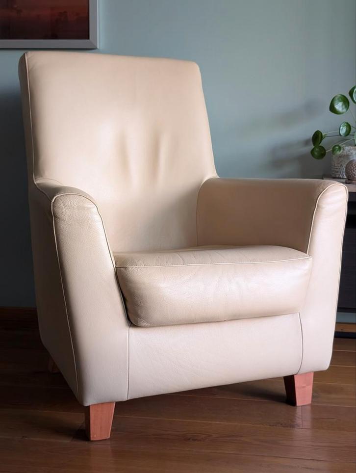 lederen fauteuil crème zand kleur, Huis en Inrichting, Fauteuils, 50 tot 75 cm, 75 tot 100 cm, Ophalen