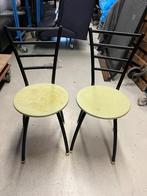 2x Compacte retro vintage eetkamerstoelen, Huis en Inrichting, Stoelen, Ophalen, Gebruikt, Bruin, Twee