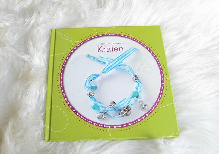 20 Zelfmaak ideeën met Kralen door Loes Verhoeven, Boeken, Hobby en Vrije tijd, Zo goed als nieuw, Sieraden maken, Geschikt voor kinderen