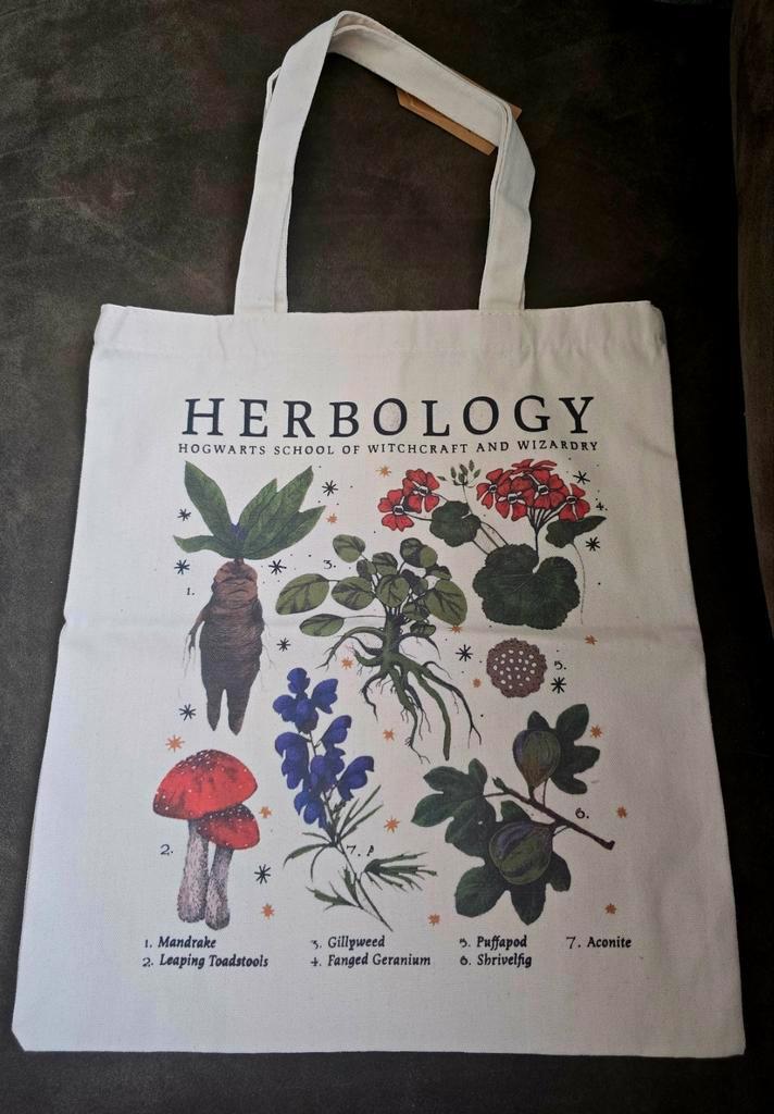 NIEUW Harry Potter Herbology totebag / tas met hengsels, Verzamelen, Harry Potter, Nieuw, Gebruiksvoorwerp, Ophalen of Verzenden