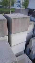 Betonblokken/megablokken afmeting 100x100x75 cm. (lxbxh), Ophalen, Zo goed als nieuw
