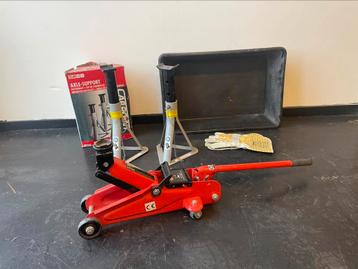 Set Garagekrik - Assteun Bokken - Olie opvangbak beschikbaar voor biedingen