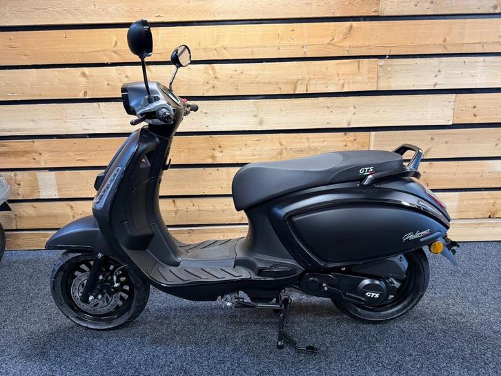 GTS Palermo NIEUW (bj 2025), Fietsen en Brommers, Brommers | Overige merken, Nieuw
