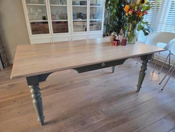 Eettafel 180 x 100 met handige lade beschikbaar voor biedingen