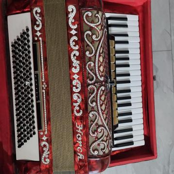 accordeon beschikbaar voor biedingen