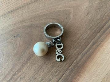 Vintage Dolce & Gabana Ring Parel Logo Origineel 17mm beschikbaar voor biedingen