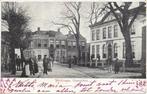 Wolvega (Frl.) Dorpskern met Volk en Gemeentehuis, gel. 1901, Verzenden, Voor 1920, Gelopen, Friesland
