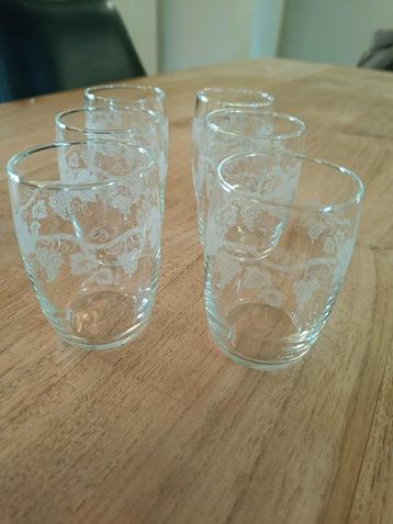 Glazen beschikbaar voor biedingen