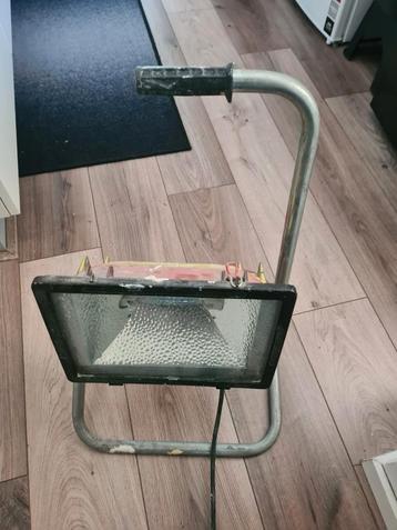 Bouwlamp op standaard 1000watt beschikbaar voor biedingen