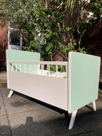 Vintage autenthiek ledikant wit/groen - 125 cm lang, Kinderen en Baby's, Babywiegjes en Ledikanten, Ophalen, Gebruikt, Ledikant