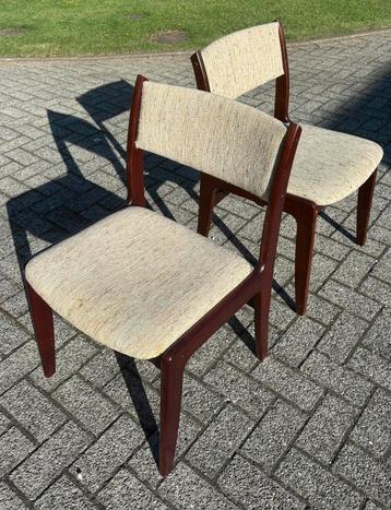 Deens design Japandi Scandinavische eetkamer stoelen 