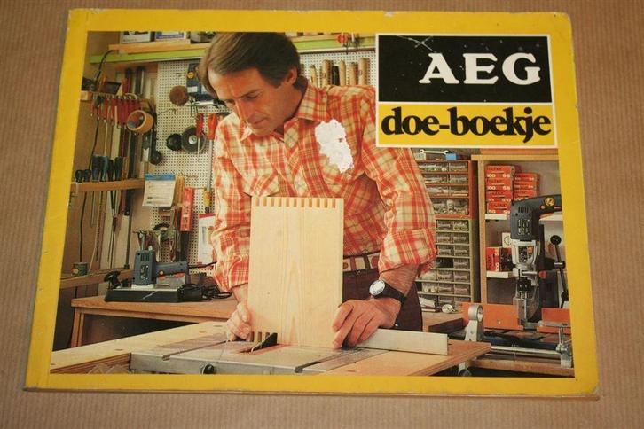 AEG doe-boekje, Boeken, Hobby en Vrije tijd, Gelezen, Overige onderwerpen, Ophalen of Verzenden
