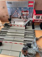 12V Trein Rails Op Afstand Bedienbare Spoorovergang (7866), Ophalen of Verzenden, Gebruikt, Complete set, Lego