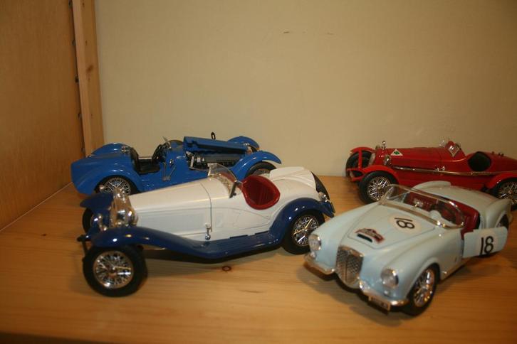 6 Burago en 1 Polistil modelauto's (schaal 1:18 resp 1:16), Hobby en Vrije tijd, Modelauto's | 1:18, Zo goed als nieuw, Auto, Bburago
