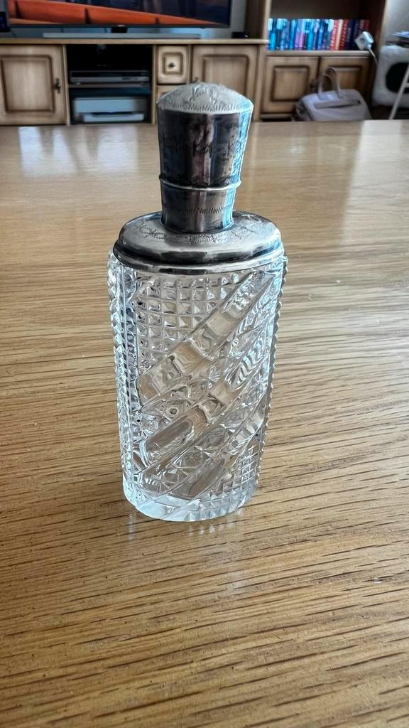 Antiek Parfumflesje met Zilveren Dop, Antiek en Kunst, Antiek | Glas en Kristal, Ophalen of Verzenden